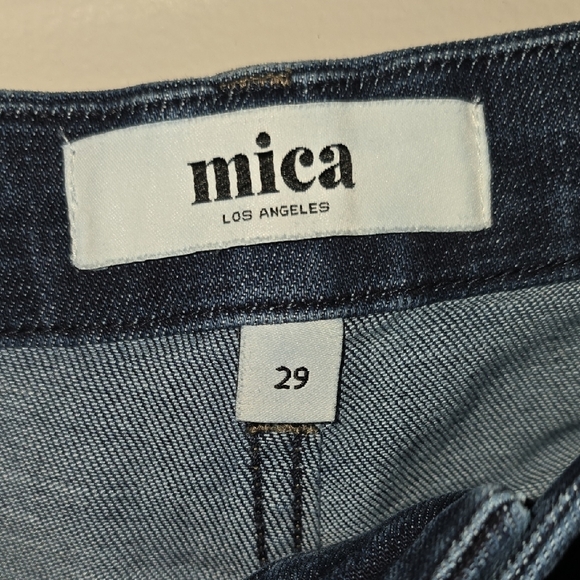 Trendy Distressed Skinny Jeans in Dark Blue - Picture 2 of 7